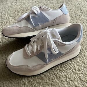 Women’s New Balance 237